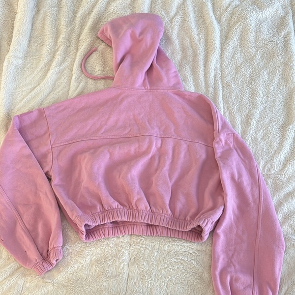 Alo pink cropped quarter zip hoodie. - Picture 2 of 2